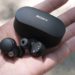 Sony WF-1000XM4 -kuulokkeet ovat pienemmät, tukevat LDAC:tä ja vaimentavat melua paremmin