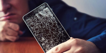 Puhelin hajosi, mikä neuvoksi?